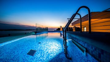 Panoramic Apartment, 3 Bedrooms, Private Pool, Sea View | Private pool