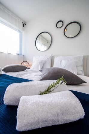 Design Apartment, 2 Bedrooms, Terrace, Sea View | In-room safe, individually decorated, individually furnished - Crystal Holiday Residence (Sukosan)