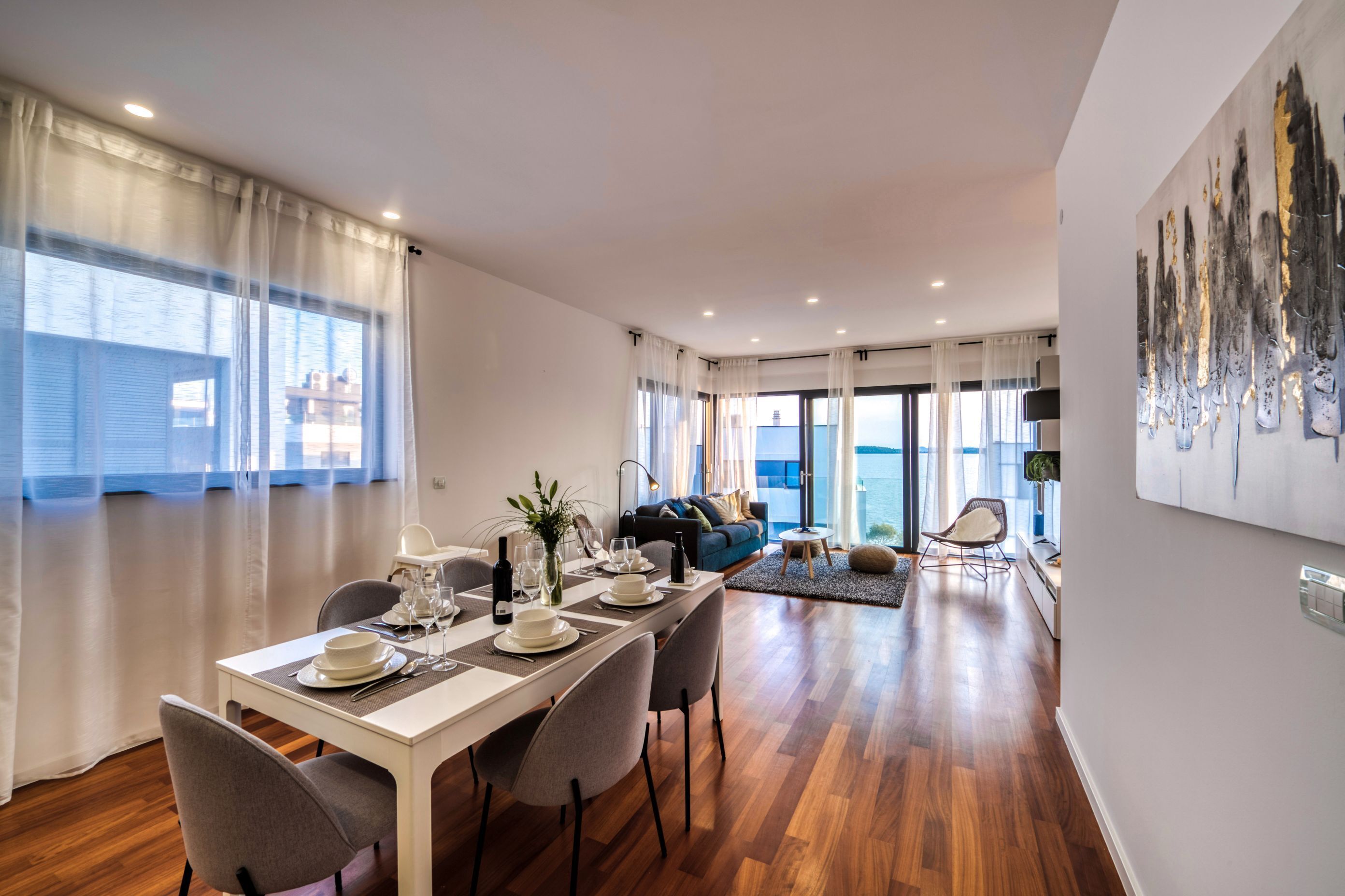 Panoramic-Apartment, 3 Schlafzimmer, eigener Pool, Meerblick | Essbereich im Zimmer