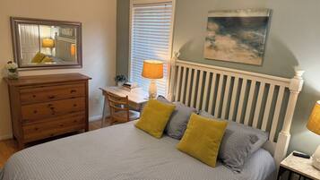 2 bedrooms, iron/ironing board, travel crib, free WiFi
