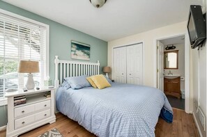 2 bedrooms, iron/ironing board, travel cot, free WiFi