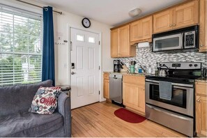 Fridge, microwave, oven, stovetop - Gorgeous Waterfront Condo with Lake Access & Views (Tilton)