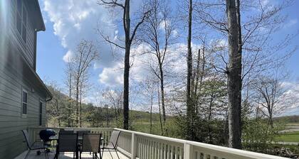 Cozy, modern home 1 mile to Wisp & Deep Creek Lake