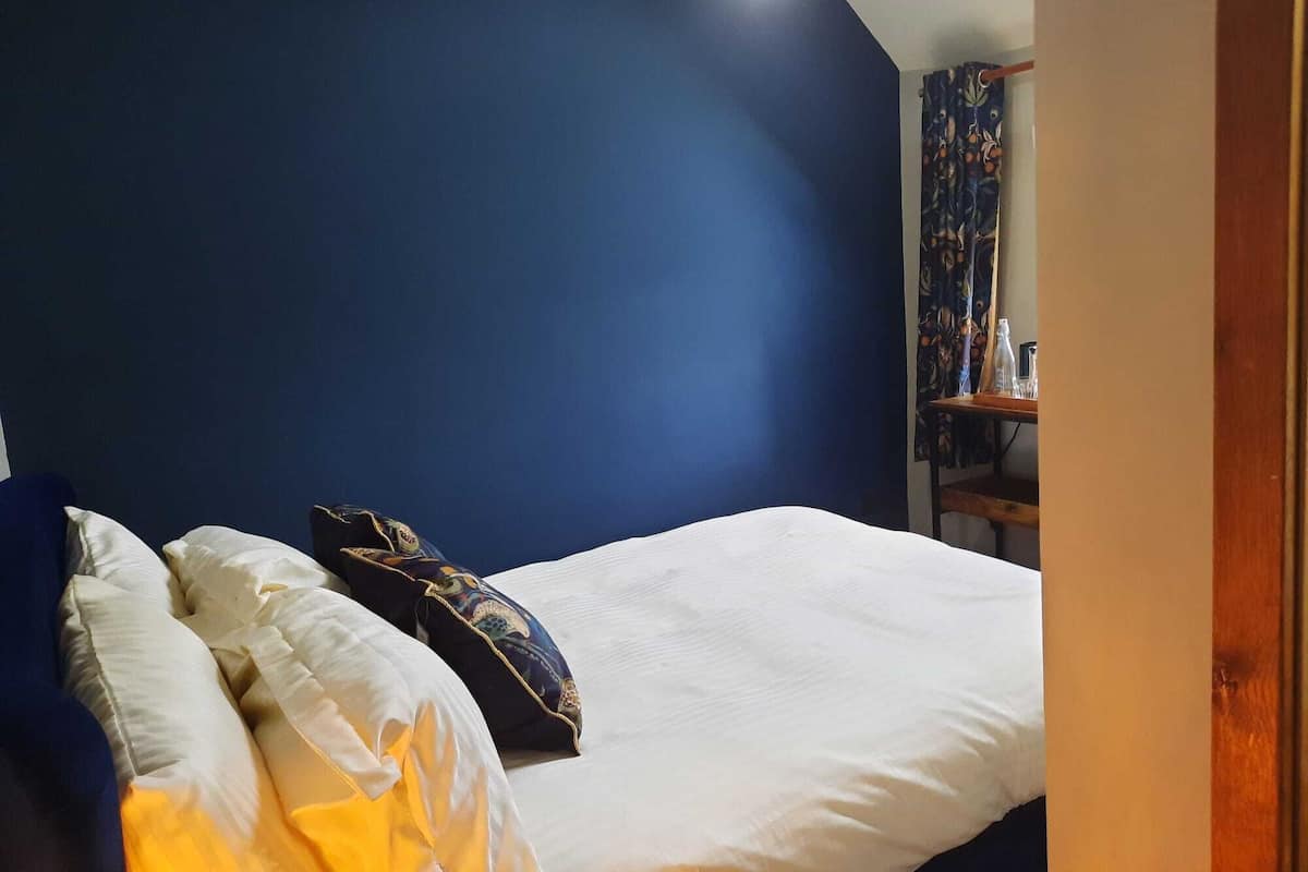 Chambre Double Luxe, 1 lit double | Draps en coton égyptien, literie de qualité supérieure