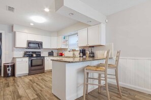 Fridge, microwave, oven, stovetop - 3B/2B House w/ Hot Tub, Yard, & Parking! 5 Min to Beach,1 Block to Boat Dock. (Panama City)