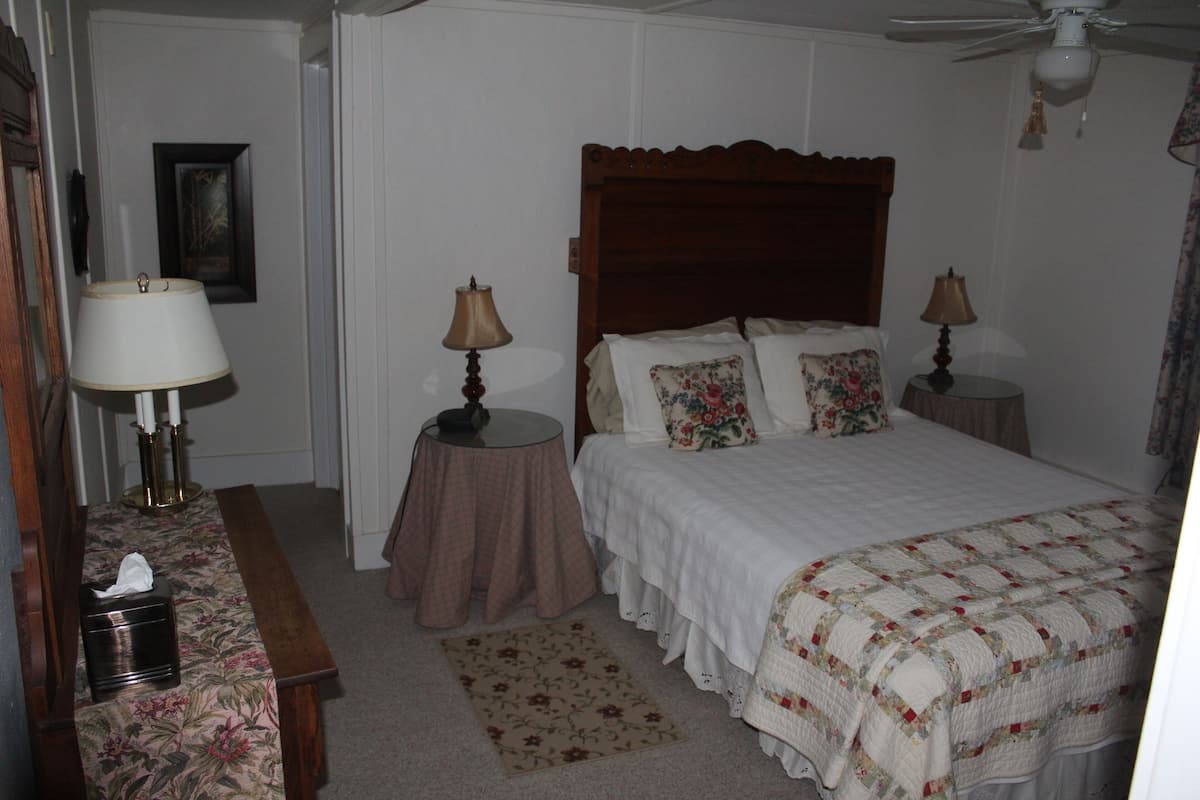 1 bedroom, individually decorated, individually furnished, free WiFi