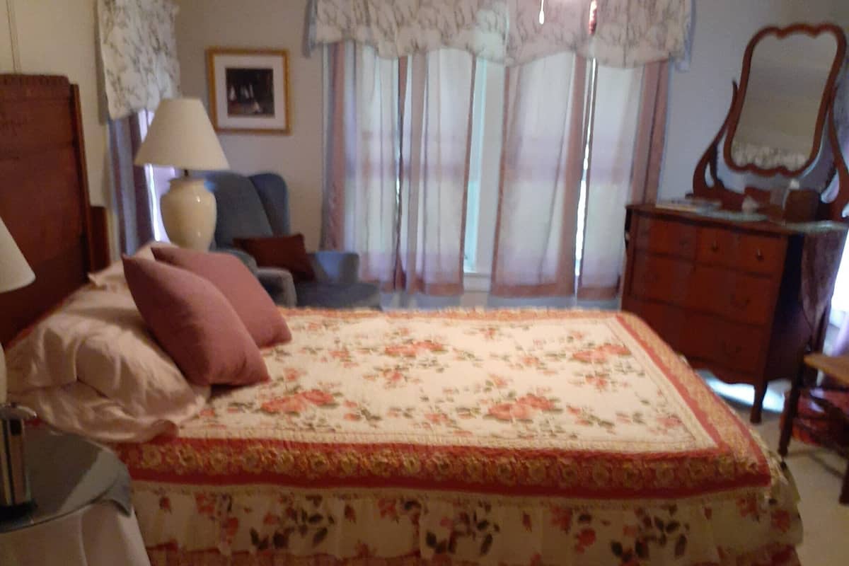 1 bedroom, individually decorated, individually furnished, free WiFi