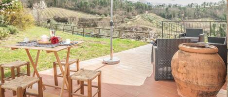 屋外ダイニングエリア