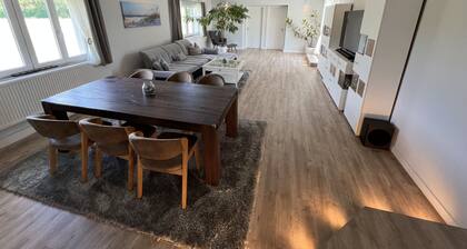 Bungalow, 4 bedrooms, 8 persons, 1.5 bathrooms, large property