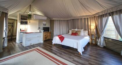 Luxury Suite 2 - Safari Tent - Outdoor Soaking Tub