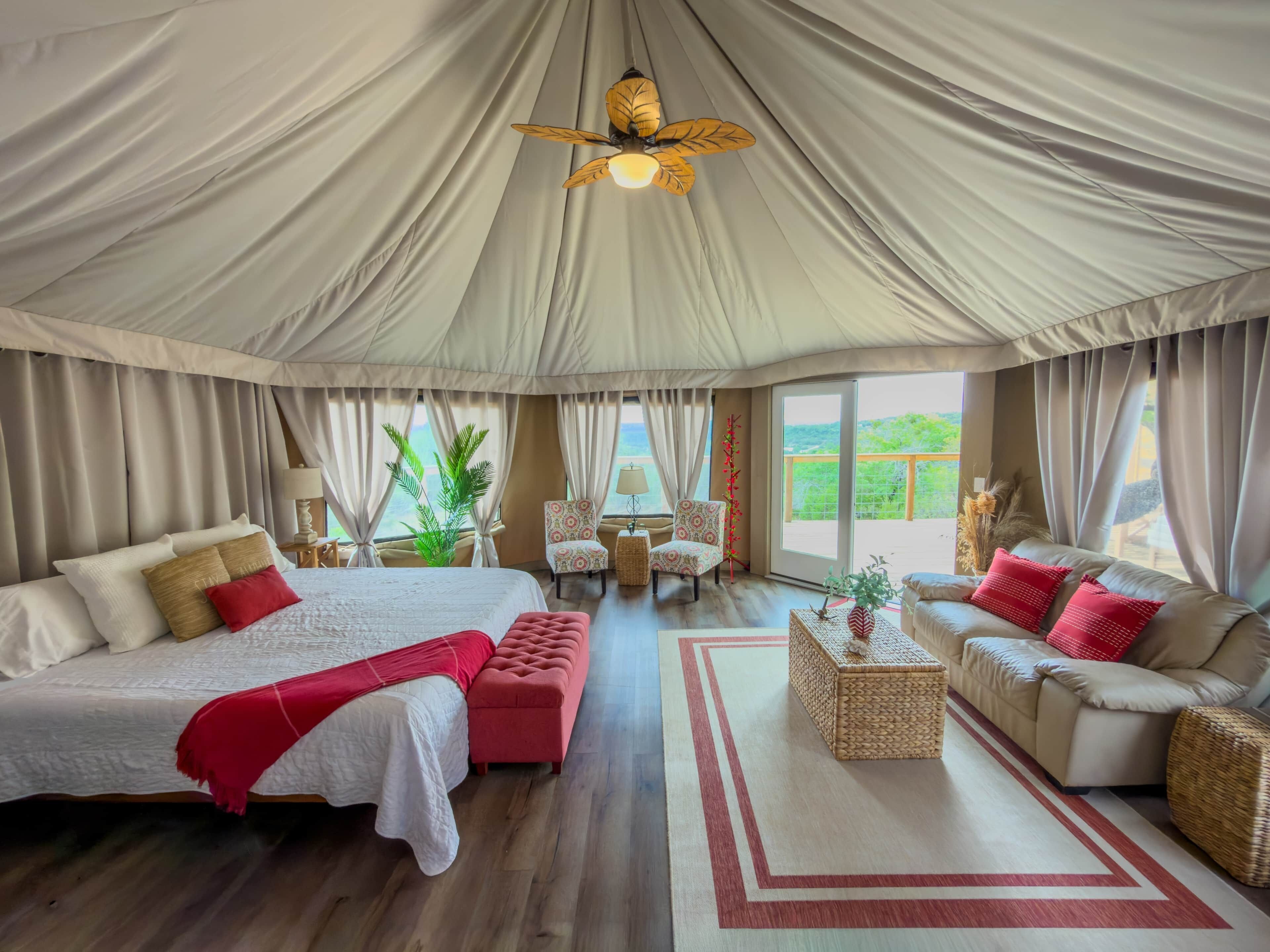 1 bedroom, desk, free WiFi, bed sheets