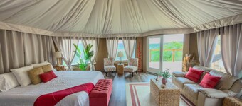 Luxury Suite 2 - Safari Tent - Outdoor Soaking Tub