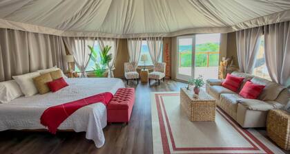 Luxury Suite 2 - Safari Tent - Outdoor Soaking Tub