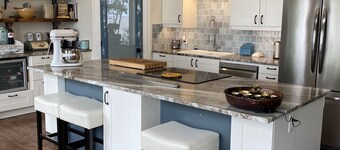 Lakefront living less than 1 hour from Winnipeg