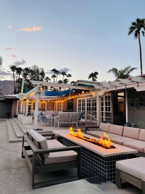 Terrace/patio - Onassis Estate: 7 En-Suites, 80’ Pool, Pickleball & New 2025 Kitchen and Game Rm (Palm springs)