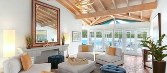 Onassis Estate: 7 En-Suites, 80’ Pool, Pickleball & New 2025 Kitchen and Game Rm