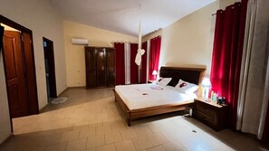 4 chambres, fer et planche à repasser, Wi-Fi gratuit, draps fournis