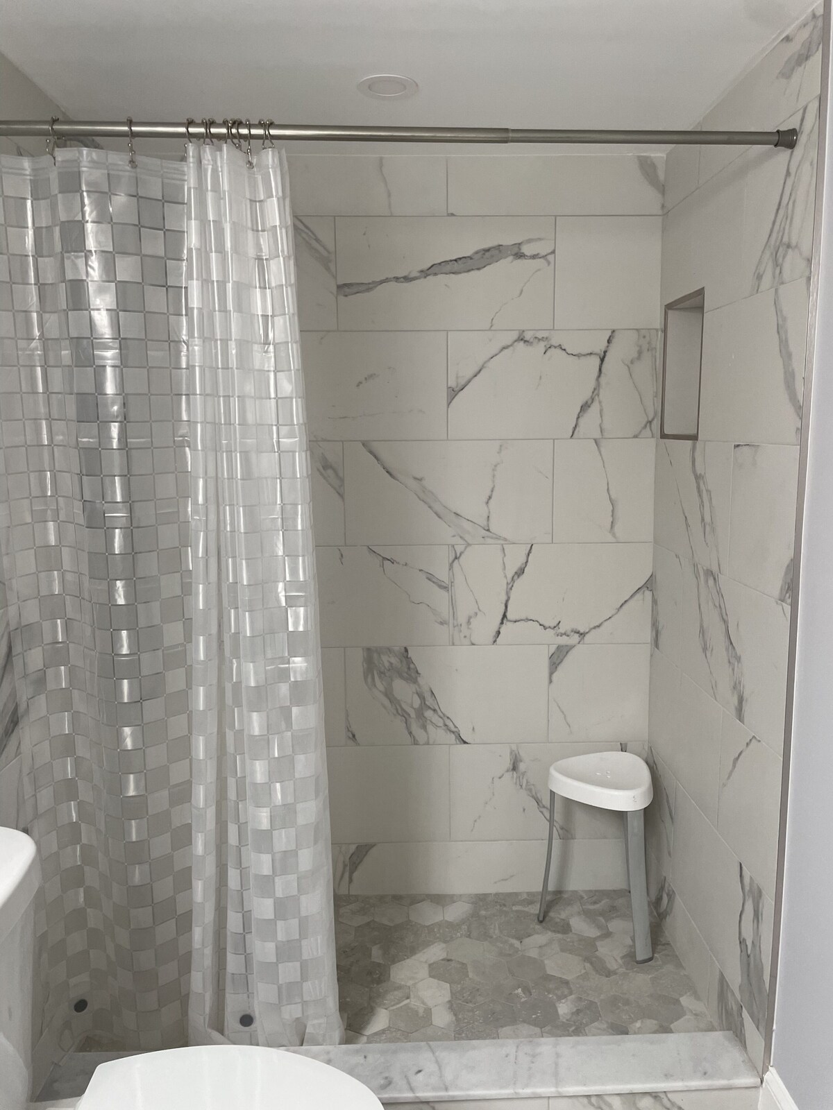 Photo 11 of Royal Harbor (34102) mins to 5th Ave shopping & fine restaurants - 1st Fl #2