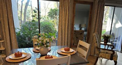 EASY WALK TO THE BEACH - PETS WELCOME - STEPLESS - PRIVATE ENCLOSED PATIO