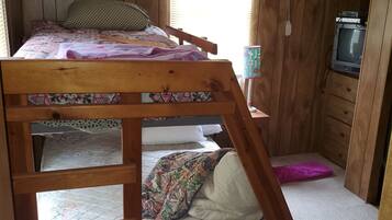 4 bedrooms, free WiFi, bed sheets