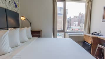 Standard Room, 1 Queen Bed (ECO) | In-room safe, desk, iron/ironing board, free WiFi