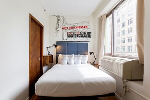 Caja de seguridad en la habitación y escritorio 