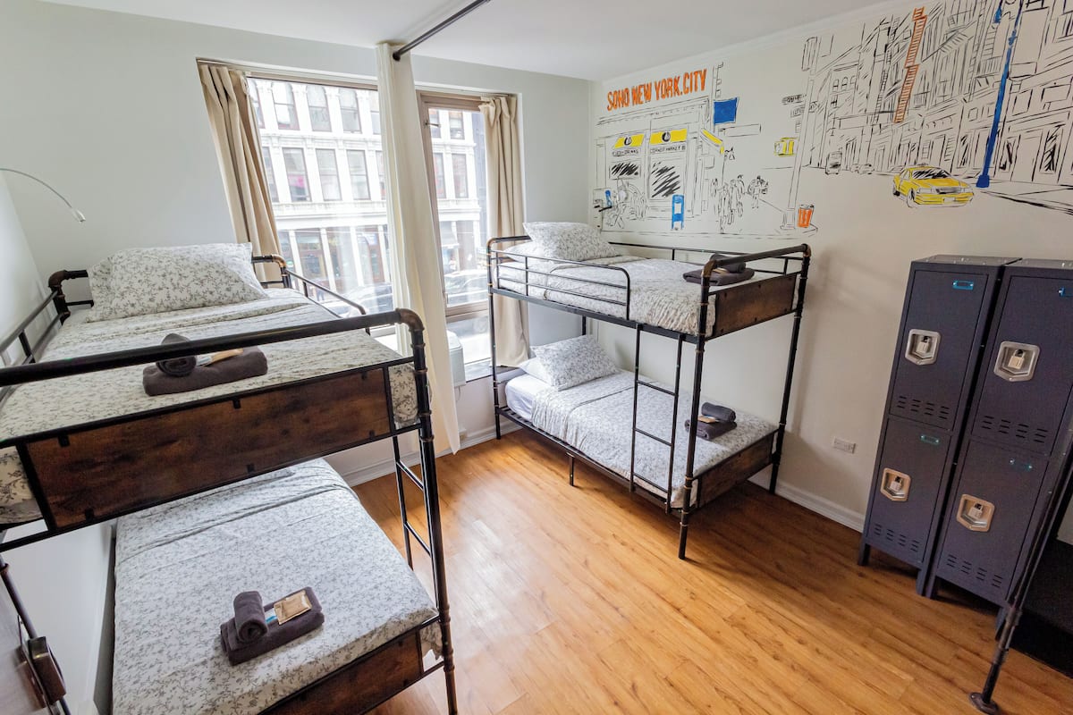 Standard Quadruple Room | In-room safe, desk, iron/ironing board (on request), WiFi (free)