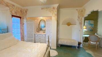 1 bedroom, desk, iron/ironing board, free WiFi