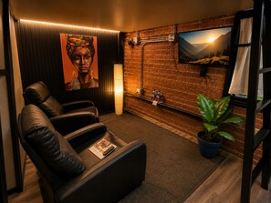 Executive Suite | WiFi (free), bed sheets - Boxstel - Moderns Stay Hotel (El Paso)