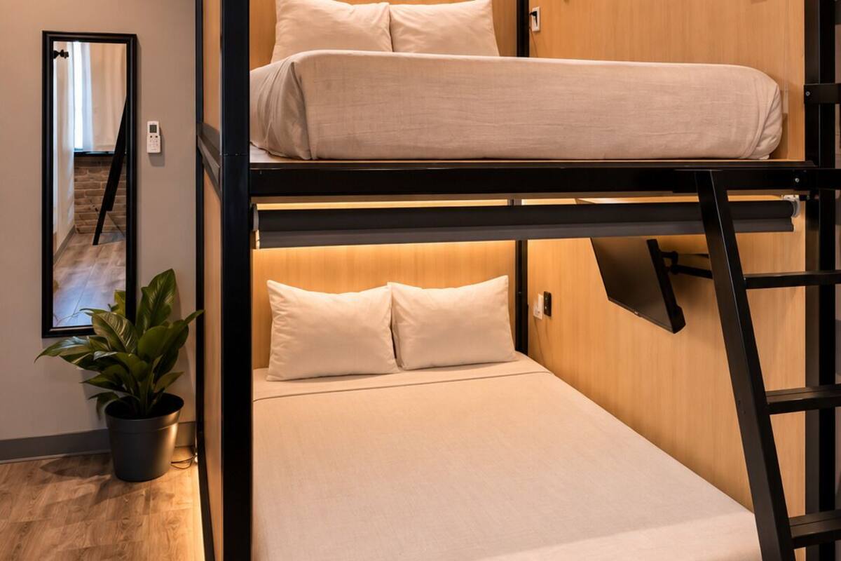 Executive Suite | WiFi (free), bed sheets