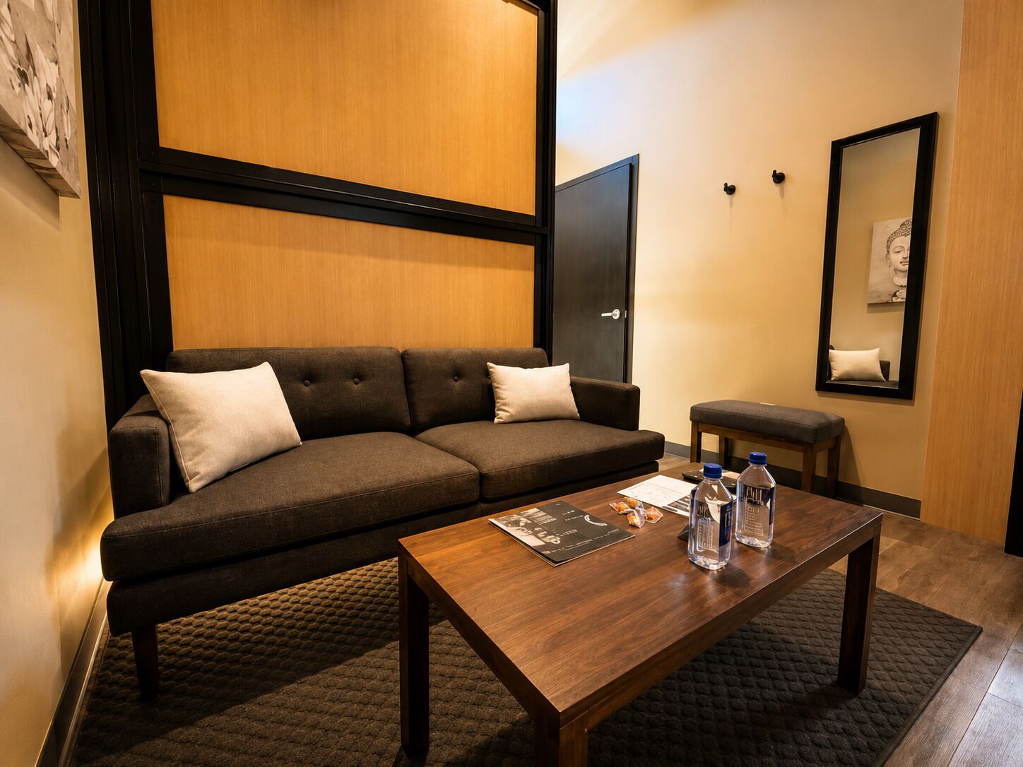 Deluxe Suite | WiFi (free), bed sheets