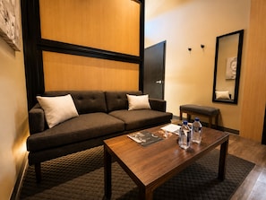 Deluxe Suite | WiFi (free), bed sheets - Boxstel - Moderns Stay Hotel (El Paso)