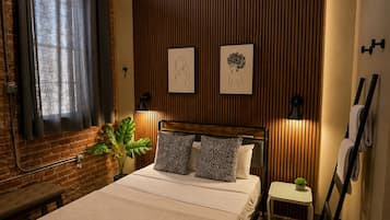 Premium Suite | WiFi (free), bed sheets