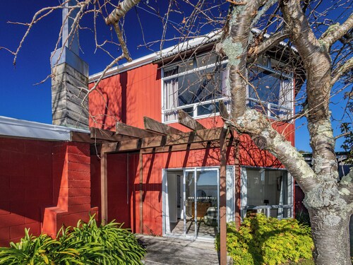 Moeroa - Wharewaka Holiday Home