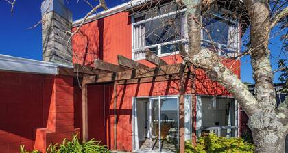 Moeroa - Wharewaka Holiday Home