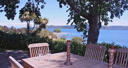 Moeroa - Wharewaka Holiday Home
