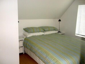 3 soverom, strykejern/-brett, wi-fi og sengetøy