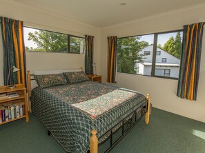 5 bedrooms, iron/ironing board, WiFi - Omori Lake Escape - Holiday Home (Omori)