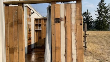 Dusche, Handtücher, Toilettenpapier