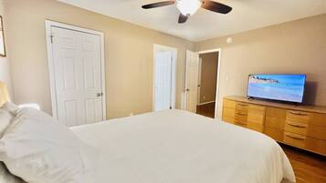 4 bedrooms, desk, iron/ironing board, free WiFi