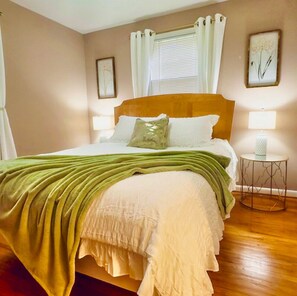 4 bedrooms, desk, iron/ironing board, free WiFi