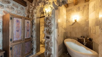 Garden Suite | Egyptinpuuvillaiset lakanat, ylelliset vuodevaatteet, minibaari