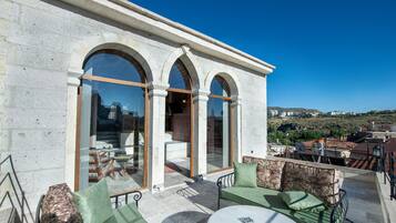 Habitació nupcial, banyera d'hidromassatge, vistes a la vall | Terrassa o pati