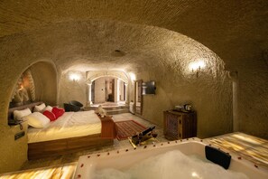 Royal Double Room, 1 Bedroom | Egyptian cotton sheets, premium bedding, minibar, in-room safe - Foremanson Cave Hotel (Nevsehir)