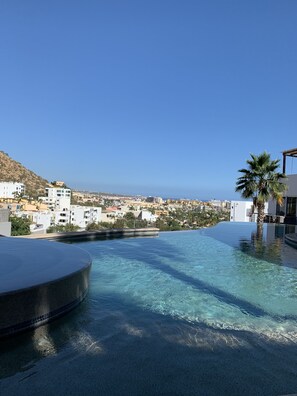 Outdoor pool - Vacation ready condo with ocean views(Cabo San Lucas) (Cabo San Lucas)