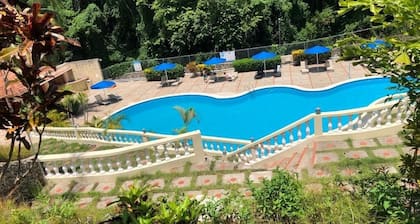 Lovely 1 Bedroom With Hot Tub