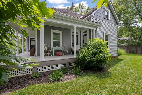 Unique Historic Charm ~ 5★ Location ~ Dreamy Porch Centrally Located