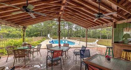 Peaceful Cabin w/ Large Lake and pool - 132 acres.