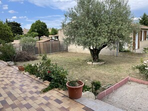 Property grounds - House in quiet area (Bollène)