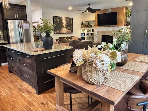 Lux Bear Mountain 2 Bedroom - Rainforest View -  Vacation Home, Sleeps 4